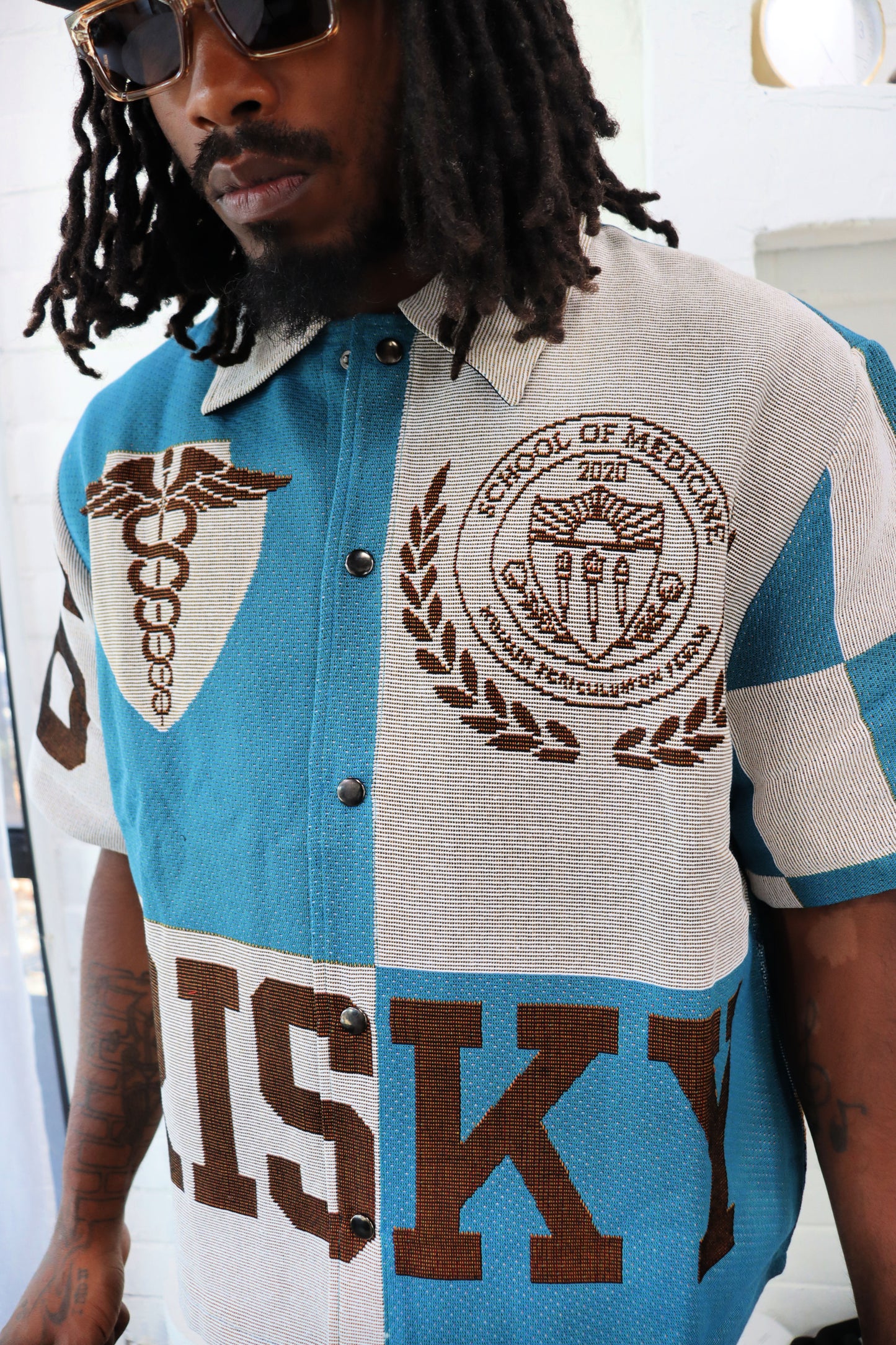 MED STUDENT TAPESTRY JACQUARD FABRIC SHIRT